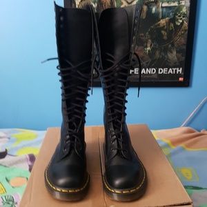 Doctor Martens 20-Eyelet Boots Size 8 US Gothic